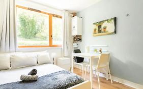 Spacious Room With Relaxing View
